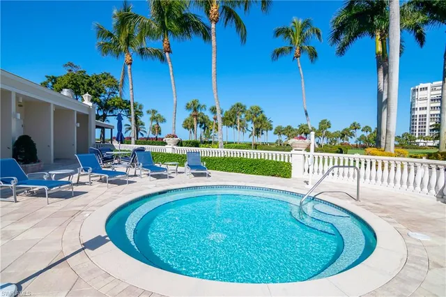 $5,250,000 | 4021 Gulf Shore Boulevard North, Unit 403, Naples, FL 34103