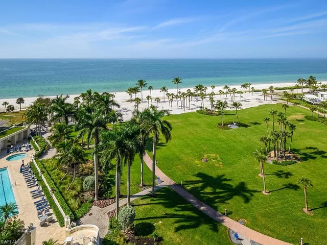 $5,250,000 | 4021 Gulf Shore Boulevard North, Unit 403, Naples, FL 34103