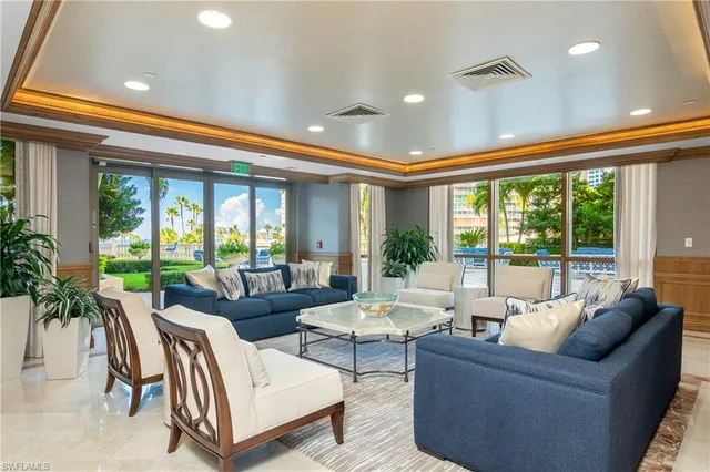 $5,250,000 | 4021 Gulf Shore Boulevard North, Unit 403, Naples, FL 34103
