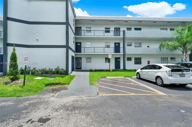 $2,400 | 8320 Sands Point Boulevard, Unit M107, Tamarac, FL 33321