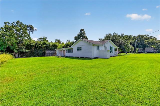 225 Magnolia Street Mandeville, LA 70448 - Photo 3 of 21
