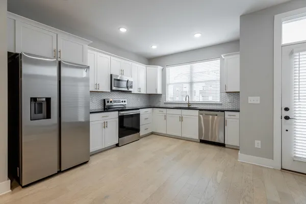 $2,400 | 1420 Stockyard Place, Chattanooga, TN 37408