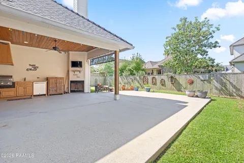$427,000 | 221 Ardenwood Drive, Lafayette, LA 70508