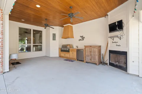 $427,000 | 221 Ardenwood Drive, Lafayette, LA 70508
