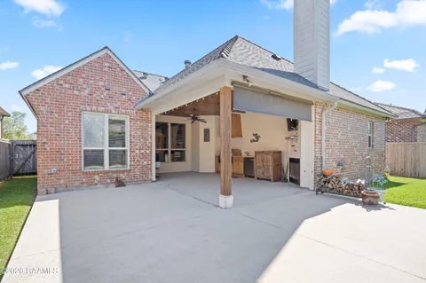$427,000 | 221 Ardenwood Drive, Lafayette, LA 70508