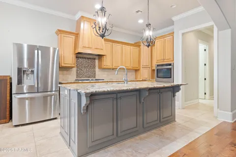 $427,000 | 221 Ardenwood Drive, Lafayette, LA 70508