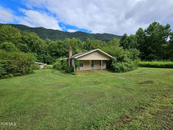 $65,000 | 1206 Irondale Road, Big Stone Gap, VA 24219