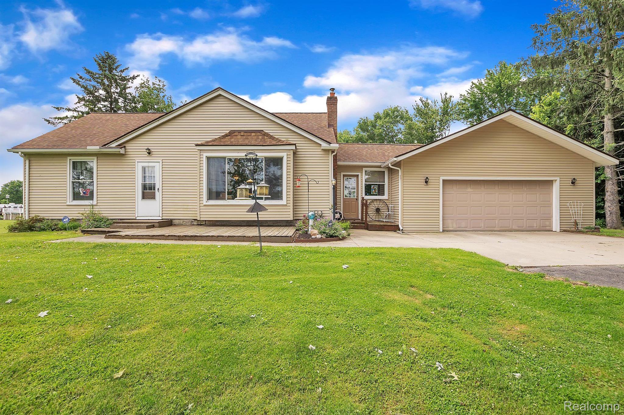 41253 Wear Road New Boston, MI 48164 - Photo 4 of 35 Gallery Image 4
