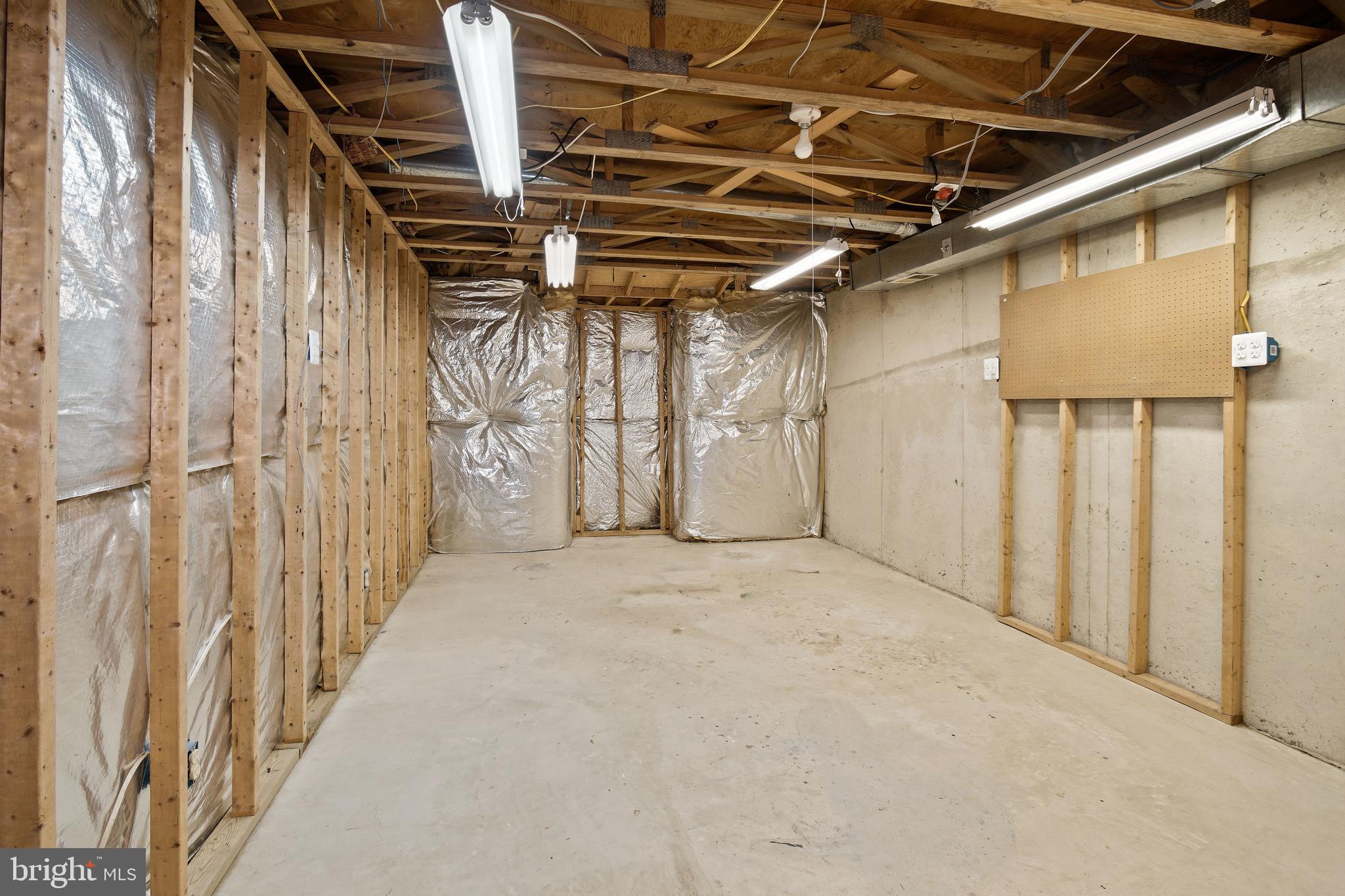 116 Summit Hall Road Gaithersburg, MD 20877 - Photo 29 of 36 Plenty of storage space