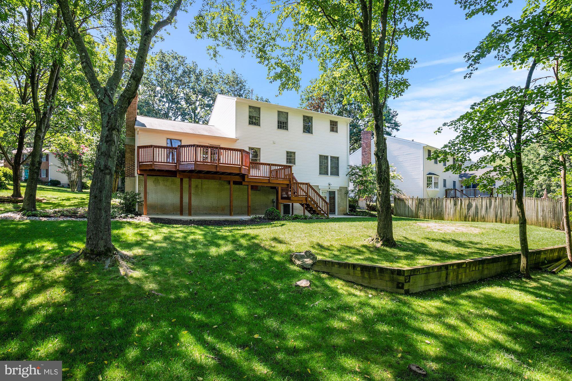 116 Summit Hall Road Gaithersburg, MD 20877 - Photo 33 of 36 Beautifully maintained yard