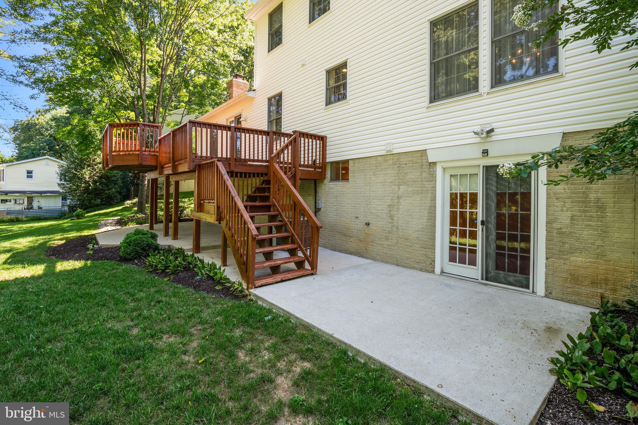 116 Summit Hall Road Gaithersburg, MD 20877 - Photo 35 of 36 Deck accesses patio & back yard