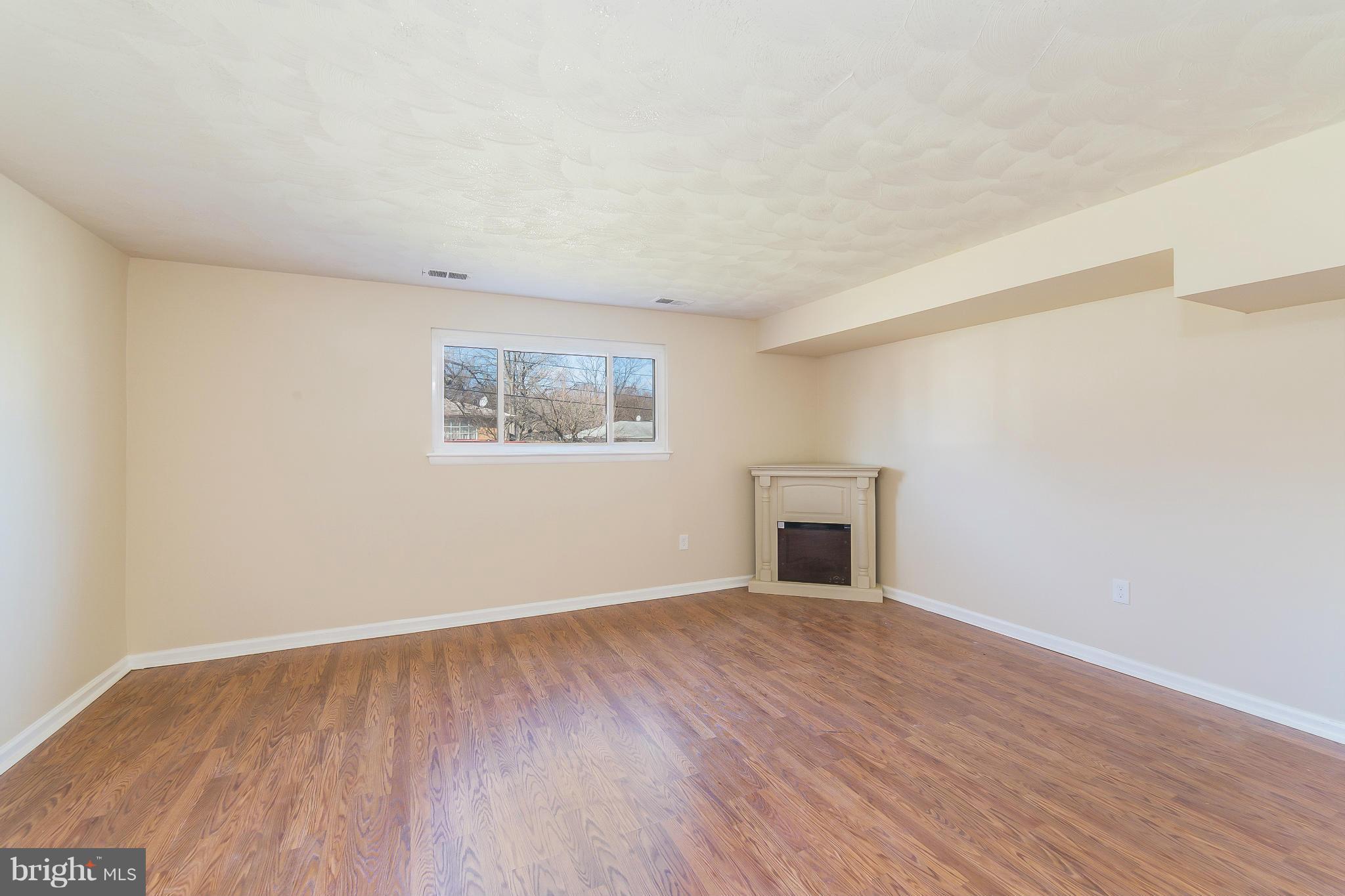 521 East Indian Spring Drive Silver Spring, MD 20901 - Photo 16 of 30 Family Room