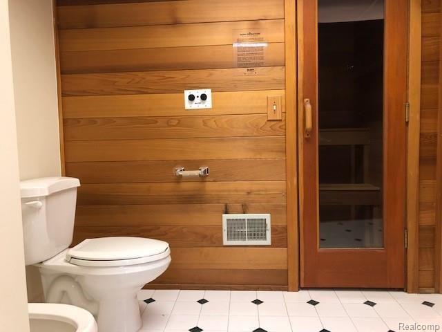 3460 Summit Ridge Drive Rochester, MI 48306 - Photo 20 of 22 IMG_4537.jpg