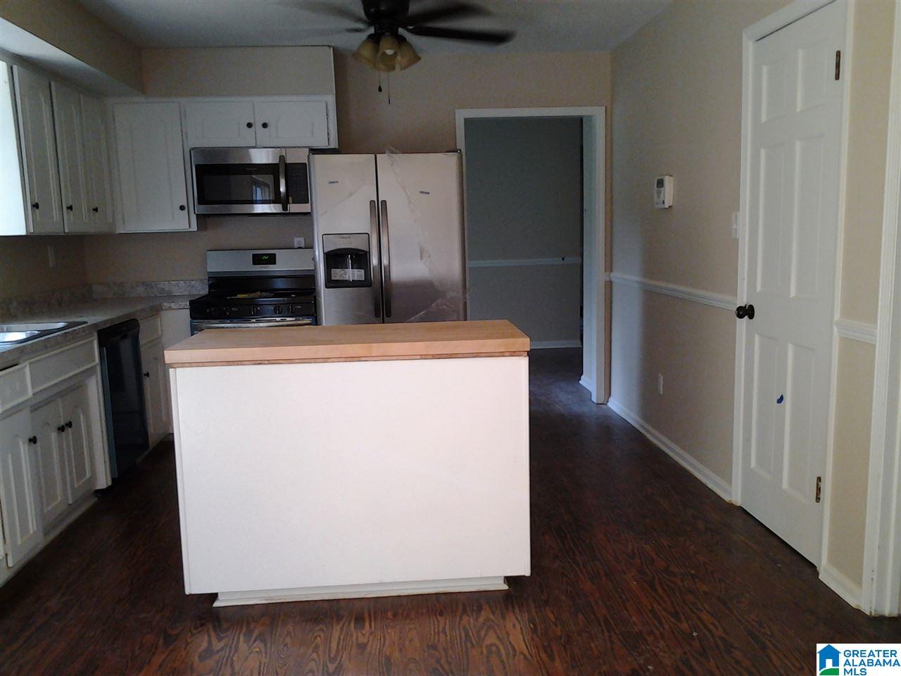 401 26th Avenue Northeast Center Point, AL 35215 - Photo 9 of 30