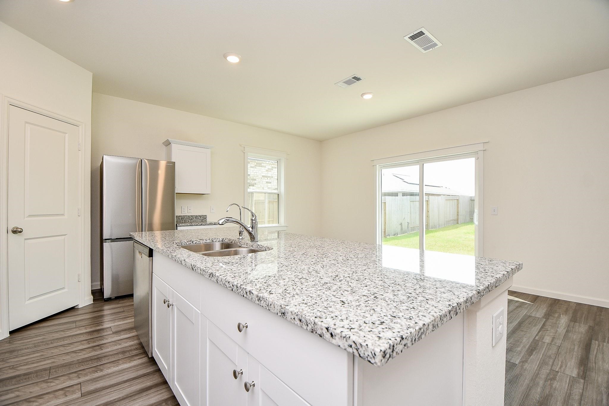 13526 Kinsman Road Houston, TX 77049 - Photo 13 of 31 Gallery Image 13