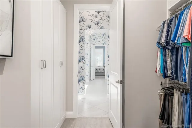 $1,750,000 | 2505 Northeast Evinrude Circle, Jensen Beach, FL 34957