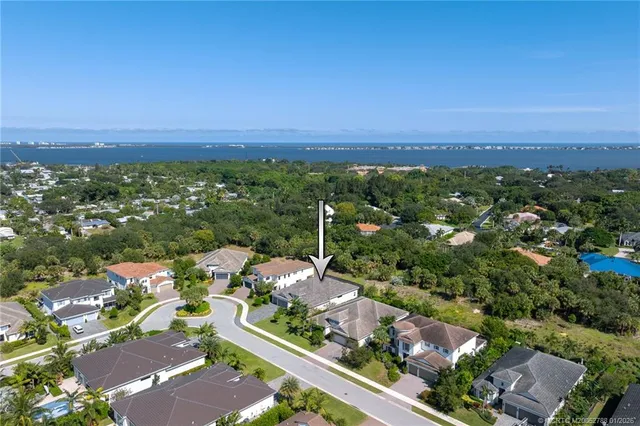 $1,750,000 | 2505 Northeast Evinrude Circle, Jensen Beach, FL 34957