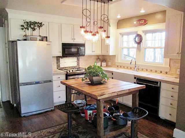 Kitchen. 