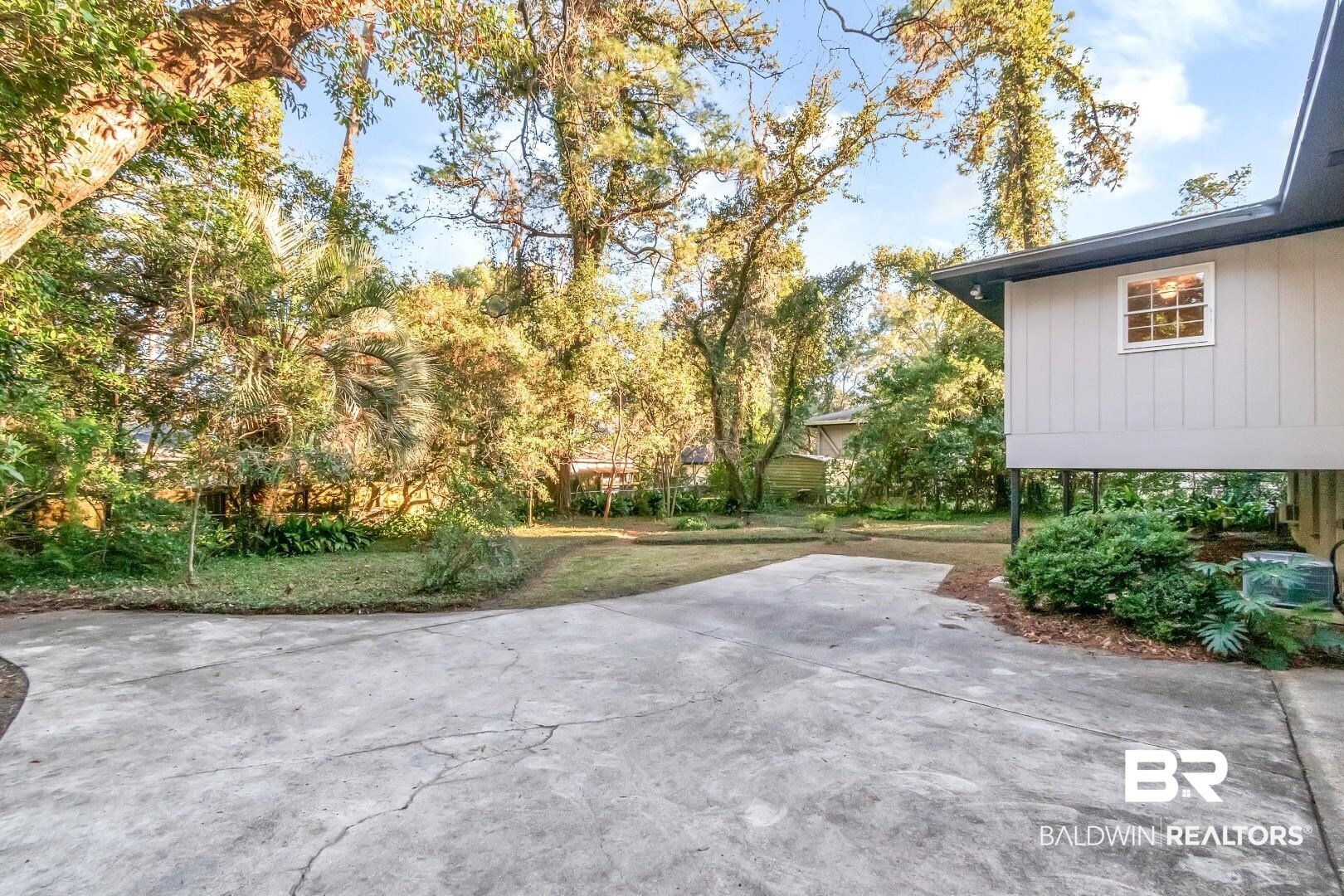 308 Brawood Drive Mobile, AL 36608 - Photo 23 of 33 View of patio