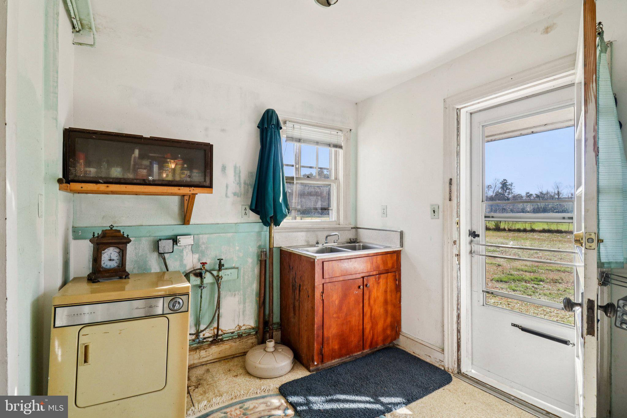 1475 Chilton Road Montross, VA 22520 - Photo 27 of 79 Mud Room / Laundry