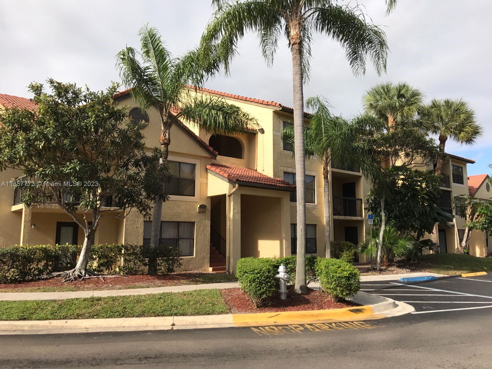 4401 West McNab Road, Unit 13 Pompano Beach, FL 33069 - Photo 3 of 27 Gallery Image 3