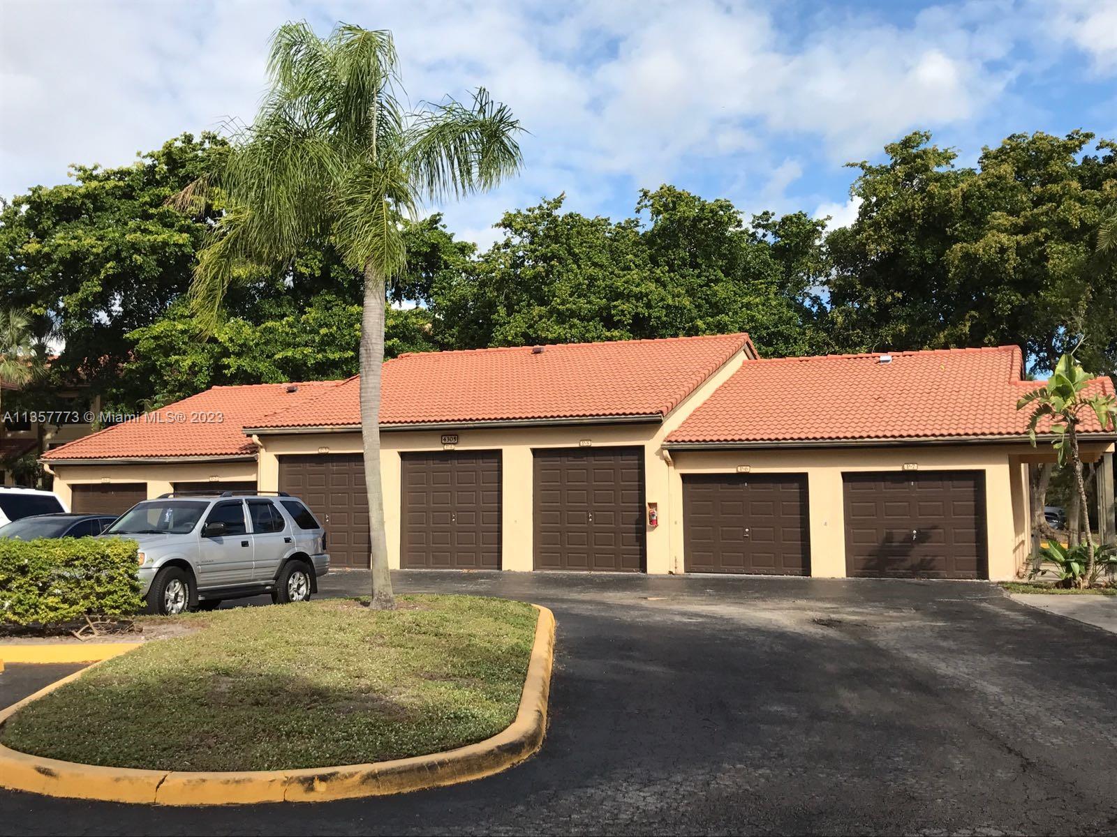 4401 West McNab Road, Unit 13 Pompano Beach, FL 33069 - Photo 4 of 27 Gallery Image 4