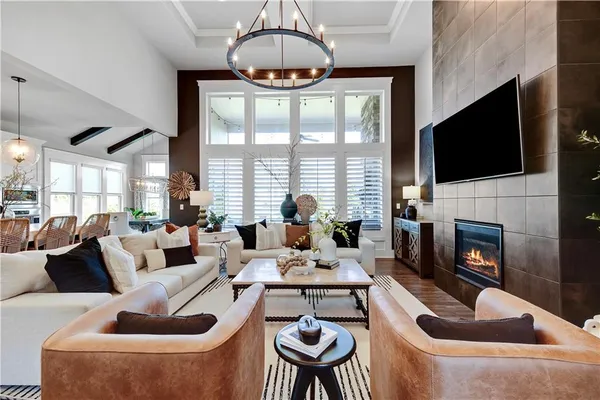$995,000 | 11510 West 157th Terrace, Overland Park, KS 66221