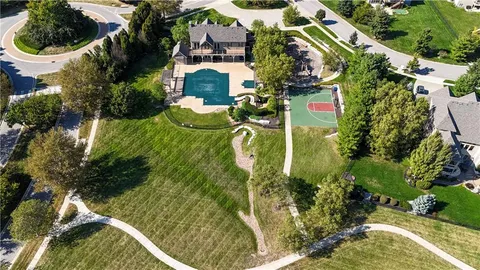 $995,000 | 11510 West 157th Terrace, Overland Park, KS 66221