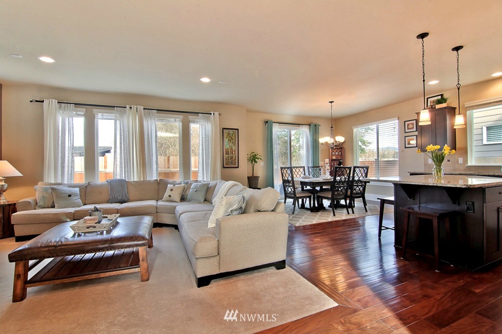 4218 Northeast 2nd Court Renton, WA 98059 - Photo 4 of 18