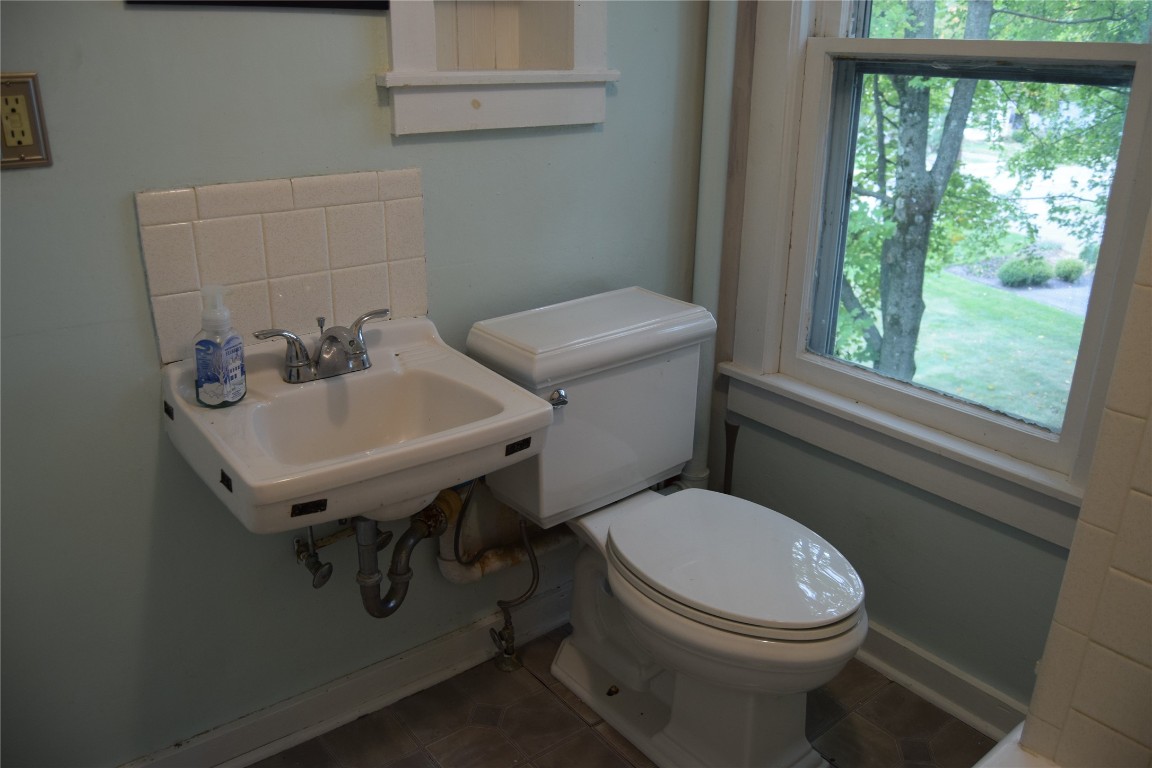 573 Hooper Road Endwell, NY 13760 - Photo 15 of 19 Gallery Image 15