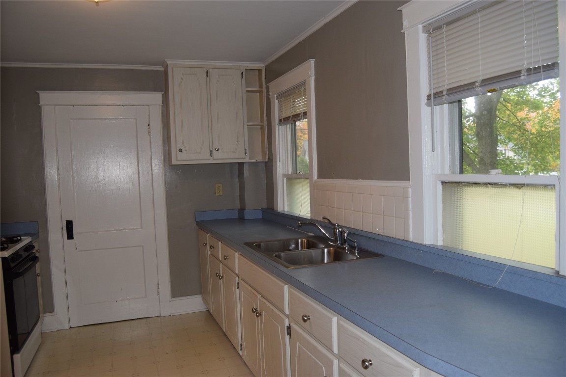 573 Hooper Road Endwell, NY 13760 - Photo 6 of 19 Gallery Image 6