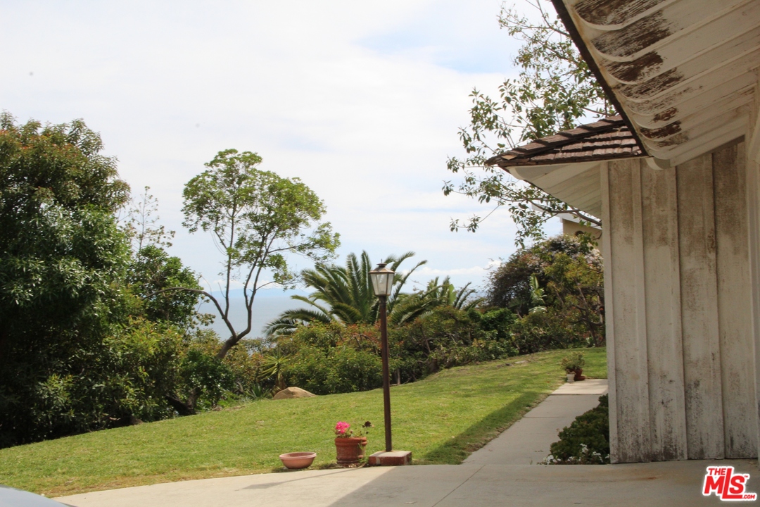 20490 Seaboard Road Malibu, CA 90265 - Photo 5 of 43 a view of a street