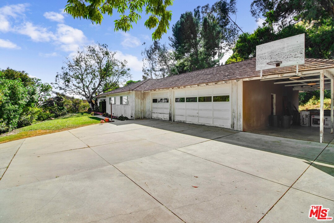 20490 Seaboard Road Malibu, CA 90265 - Photo 43 of 43 a view of a house with a outdoor space