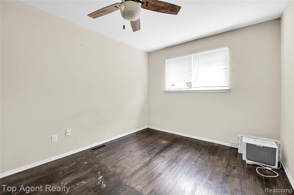 4123 Burton Street Inkster, MI 48141 - Photo 10 of 16