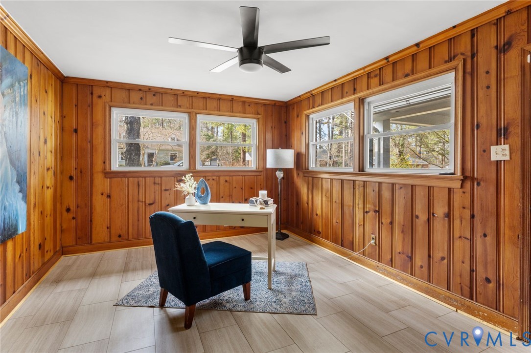 3407 Cooper Road Richmond, VA 23225 - Photo 19 of 33 a living room with furniture and a window