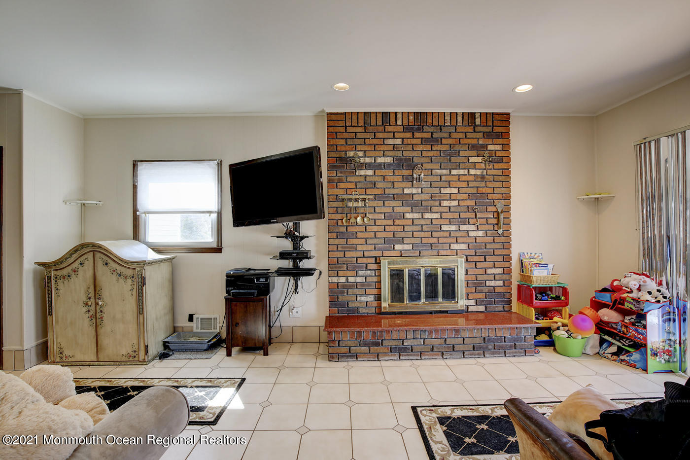 513 Tennent Road Manalapan, NJ 07726 - Photo 17 of 28 2I3A6842_3_4