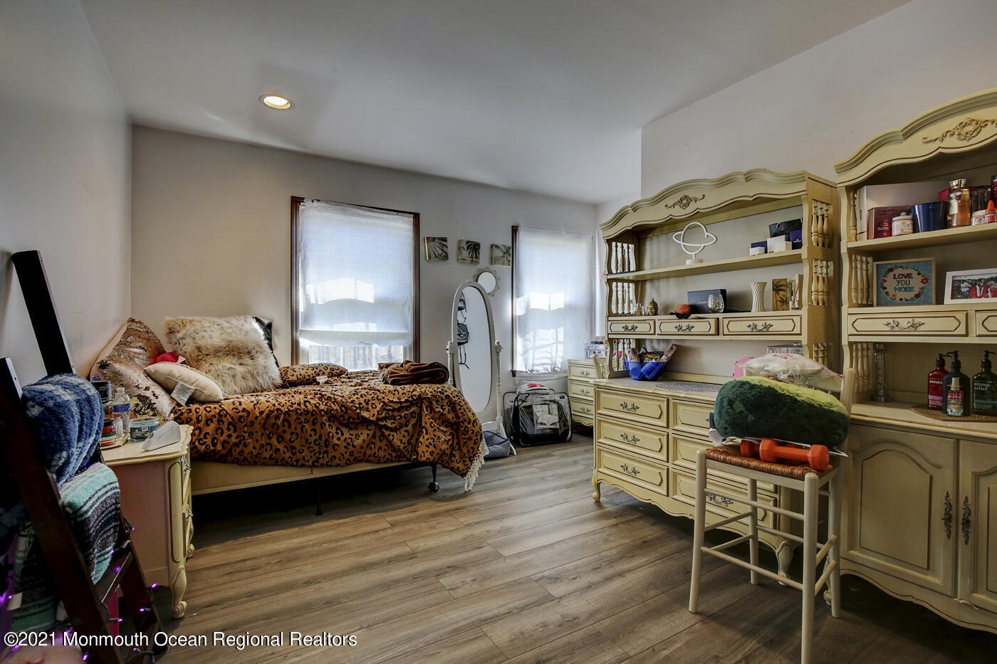 513 Tennent Road Manalapan, NJ 07726 - Photo 25 of 28 2I3A6881_2_3