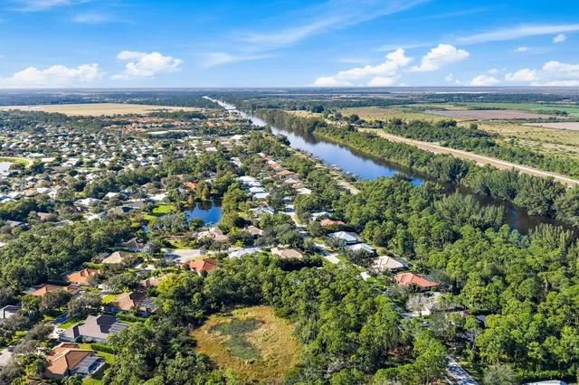 $878,500 | 2650 Southwest Windship Way, Stuart, FL 34997