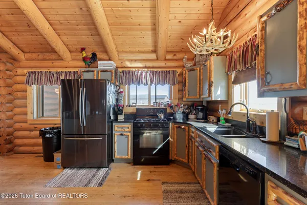 $920,000 | 13 Flagstone Way, Pinedale, WY 82941