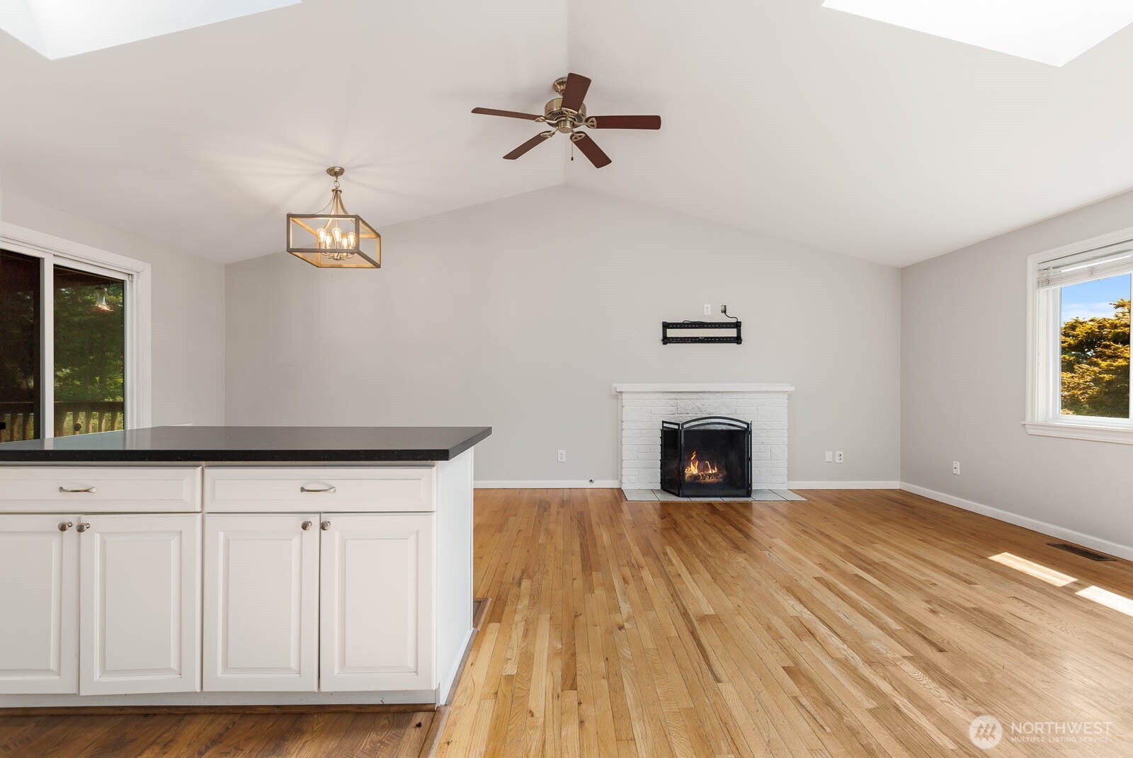 12450 169th Avenue Southeast Renton, WA 98059 - Photo 2 of 22 Gallery Image 2