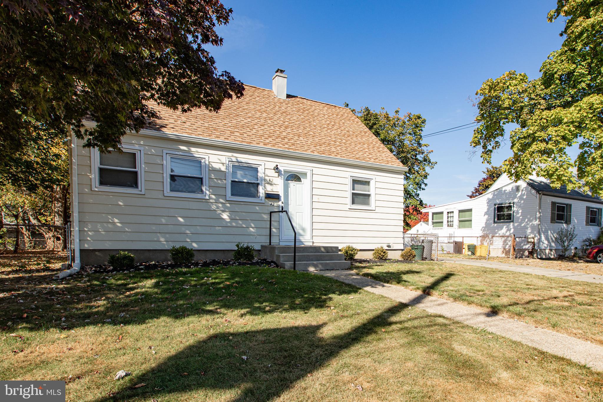 42 Falmouth Road Hamilton, NJ 08620 - Photo 2 of 22