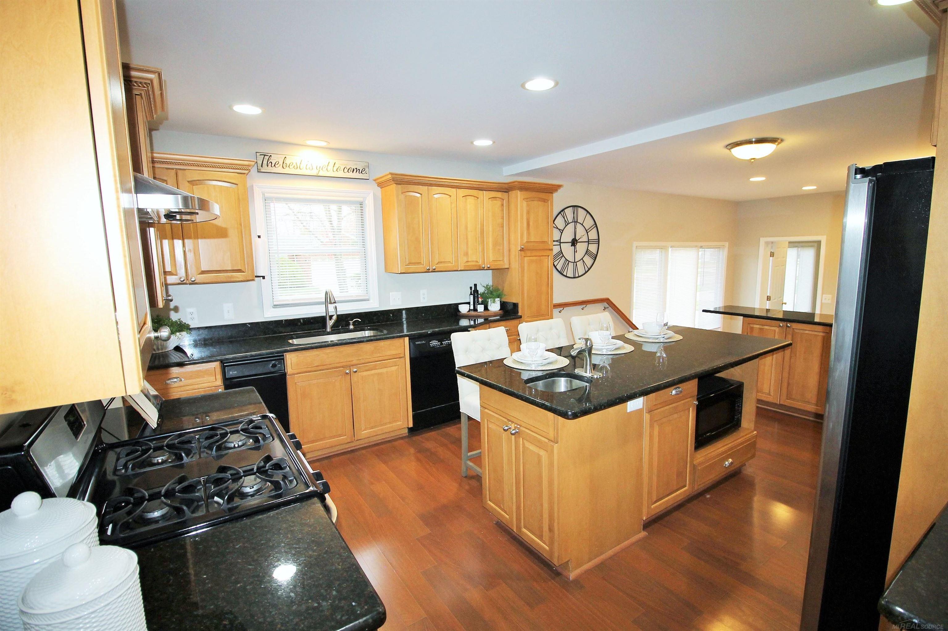 1424 Torrey Road Grosse Pointe, MI 48236 - Photo 12 of 54 50096164-11.JPG