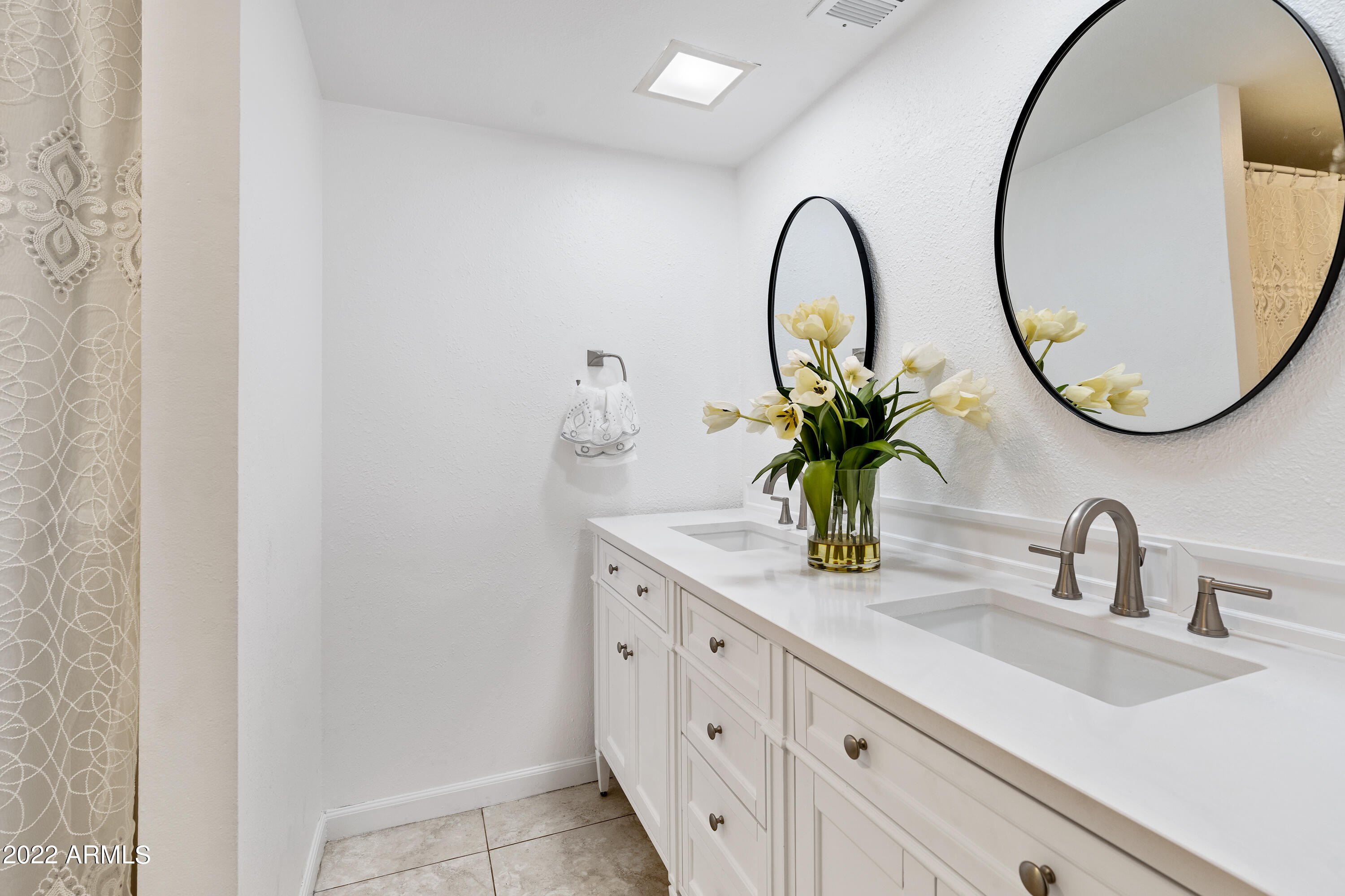 641 East Piping Rock Road Phoenix, AZ 85022 - Photo 13 of 32 DSC06537