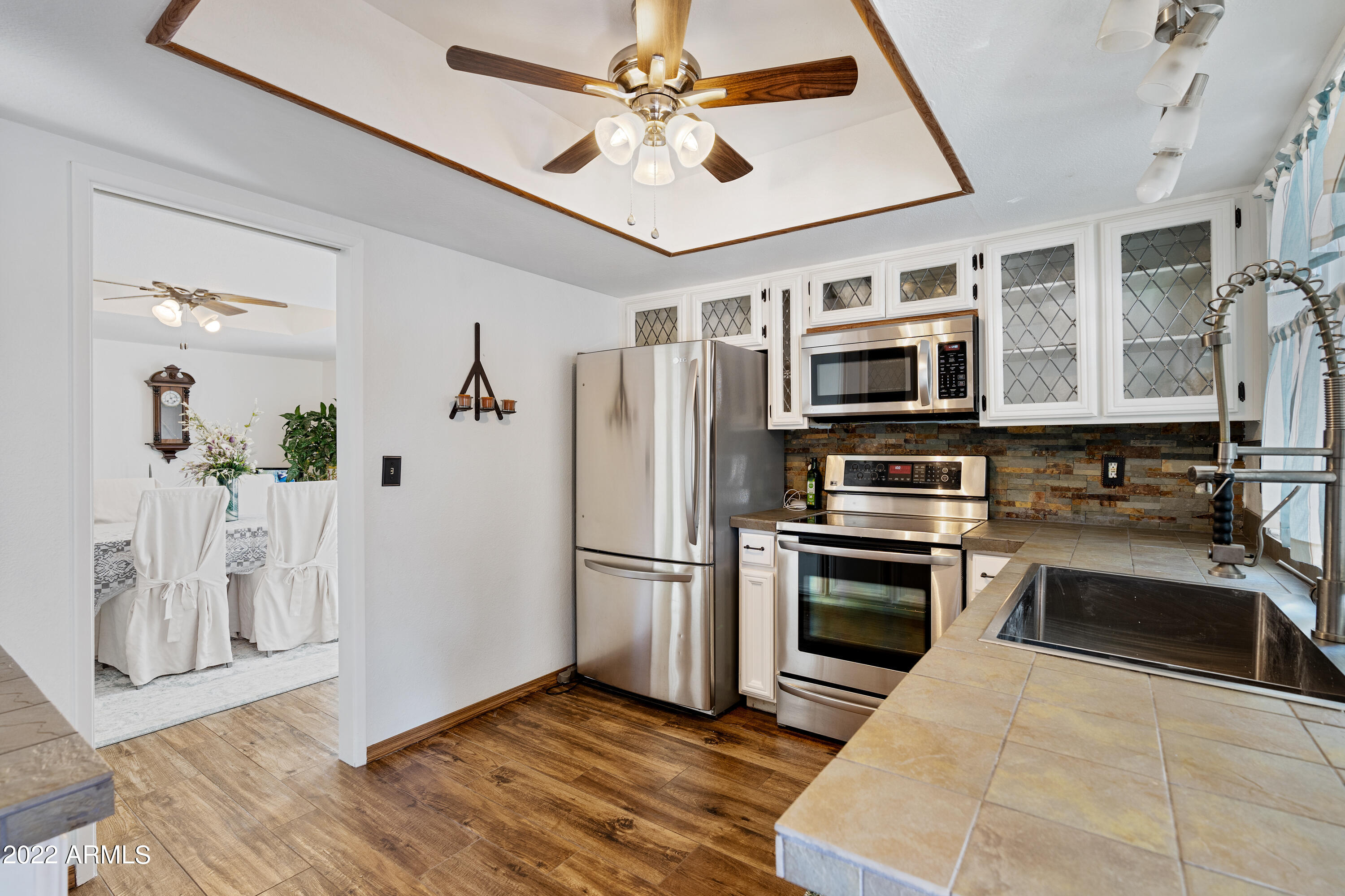 641 East Piping Rock Road Phoenix, AZ 85022 - Photo 4 of 32 DSC06519