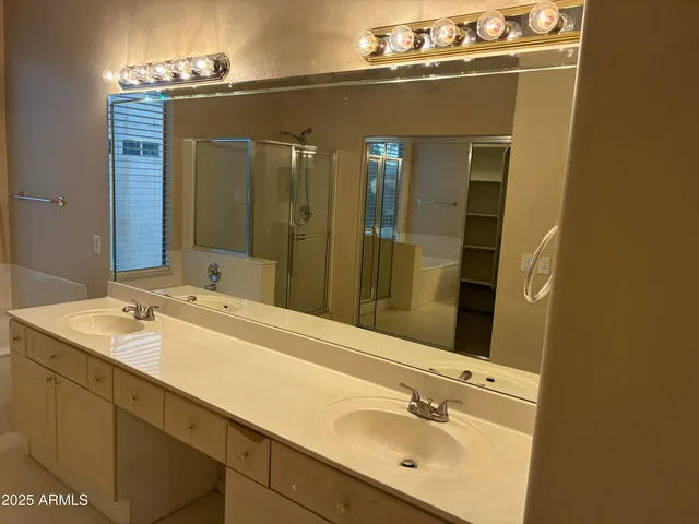 $2,695 | 341 West Helena Drive, Phoenix, AZ 85023