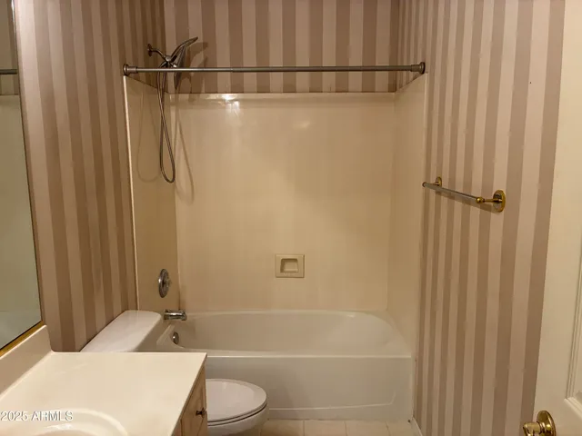 $2,695 | 341 West Helena Drive, Phoenix, AZ 85023