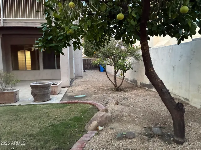 $2,695 | 341 West Helena Drive, Phoenix, AZ 85023