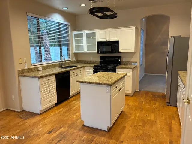 $2,695 | 341 West Helena Drive, Phoenix, AZ 85023