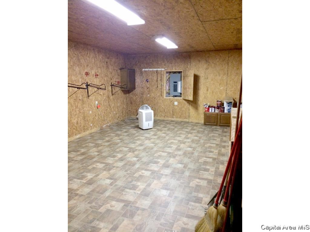4040 Tuxhorn Road Springfield, IL 62712 - Photo 15 of 27