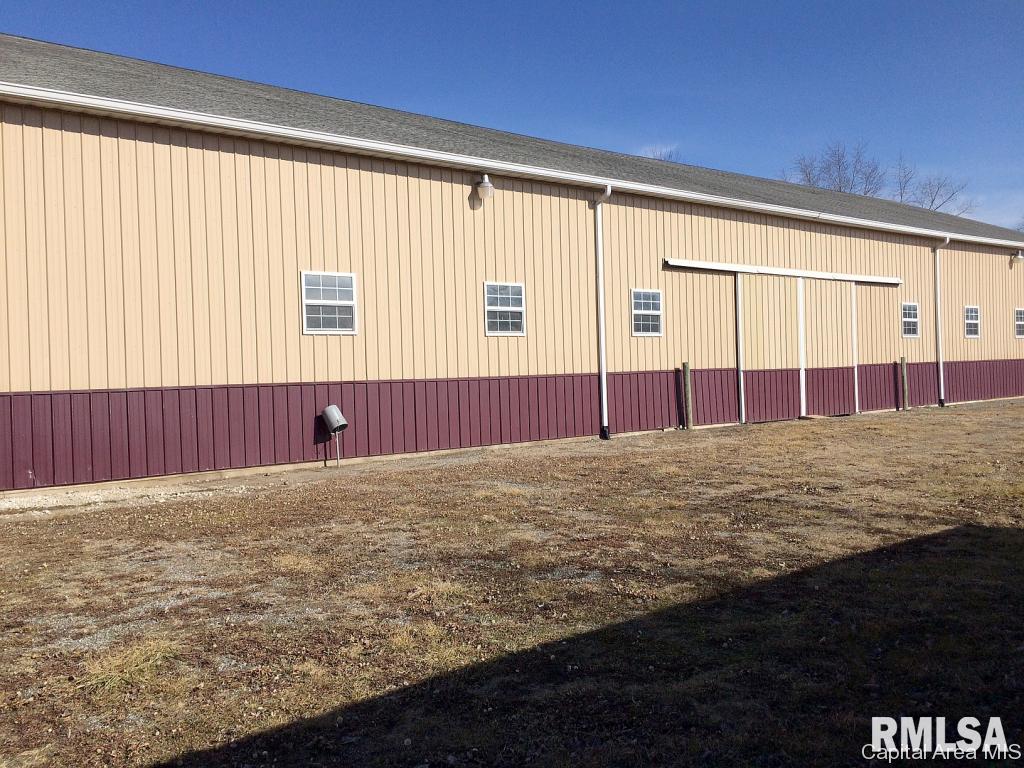 4040 Tuxhorn Road Springfield, IL 62712 - Photo 3 of 27